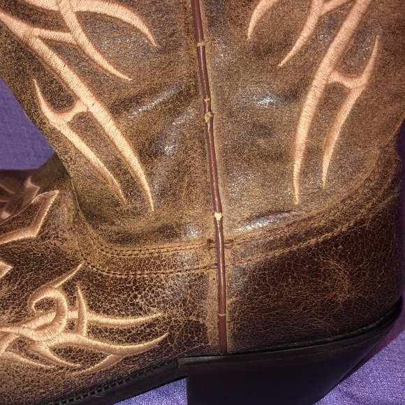 Used Women’s Justin Embroidered Boots Size 8.  BRL9753 Distressed Cafe Snip Toe - Picture 5 of 16